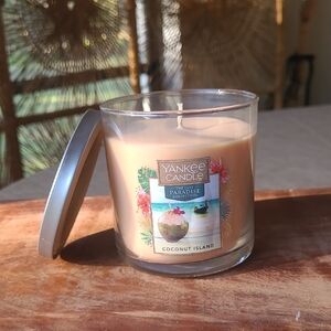 Yankee Candle Coconut Island Scented Candle - Tan 7oz